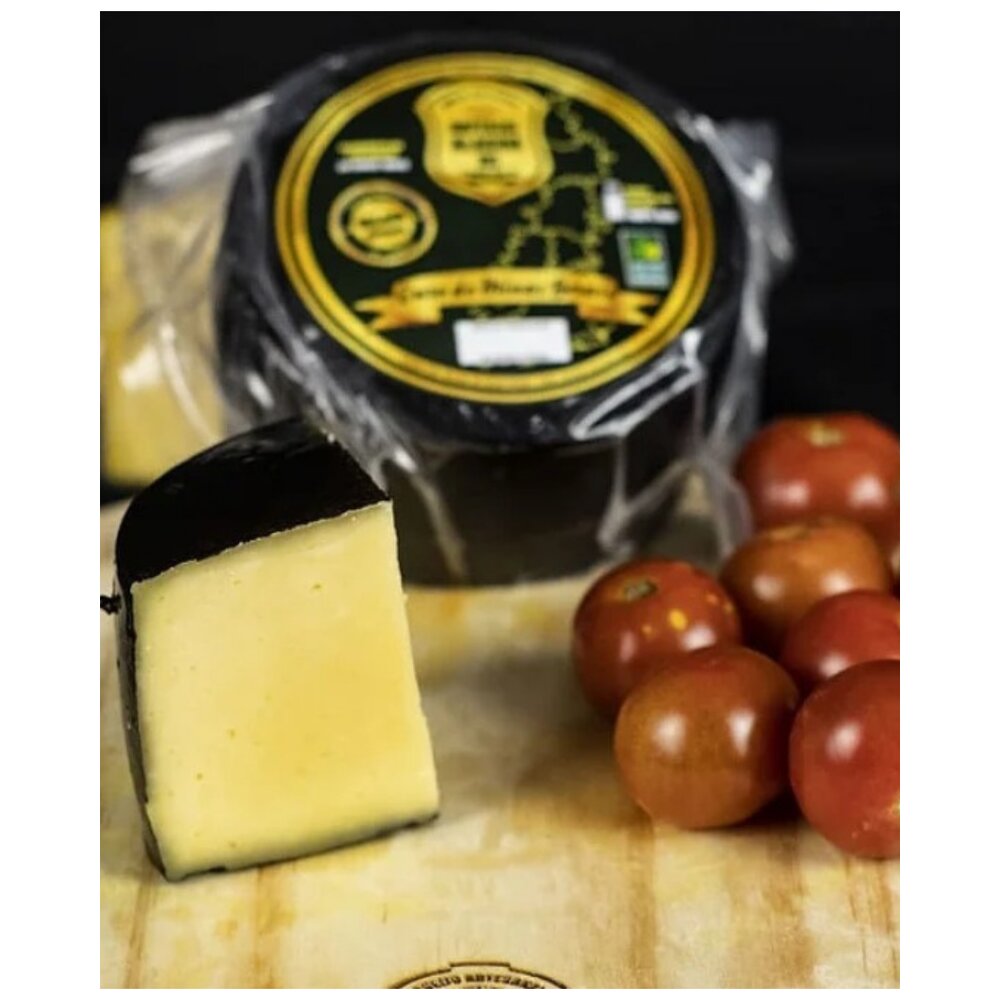 Queijo Artesanal Mantiqueira Capa Preta 450g